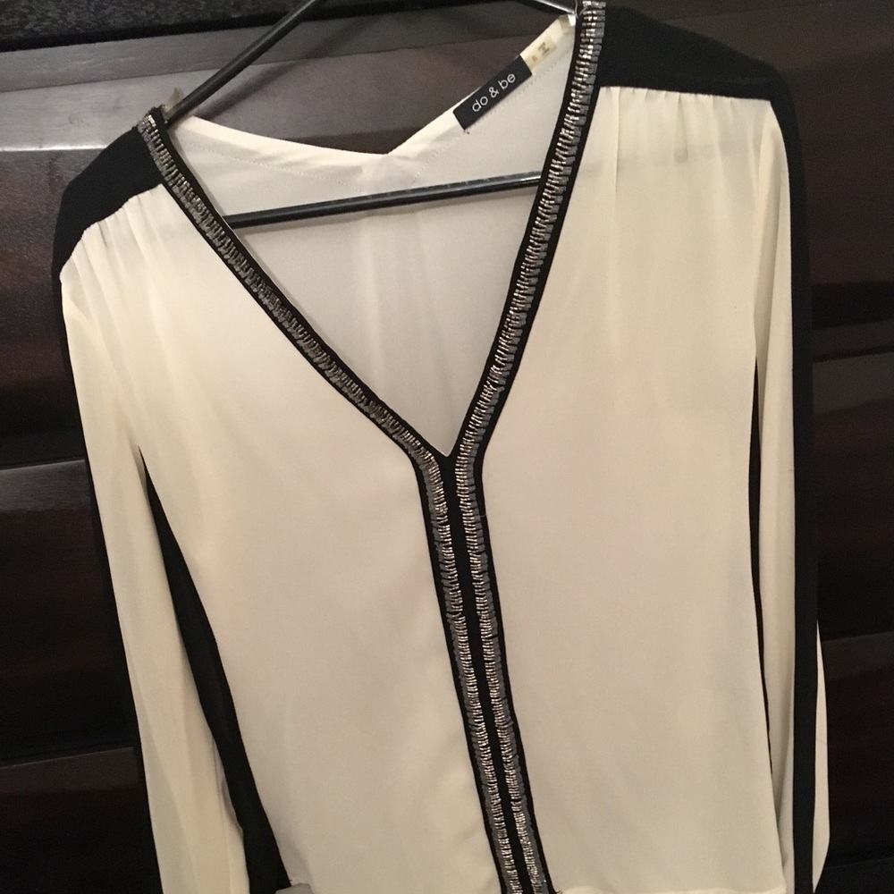2 FOR $20 Beautiful & trendy top!